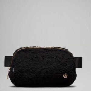Lululemon black fleece belt bag